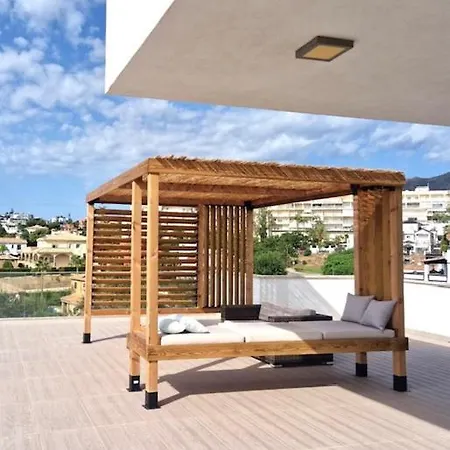 Villa Stunning In With Amazing Views, Pool And Large Gym
