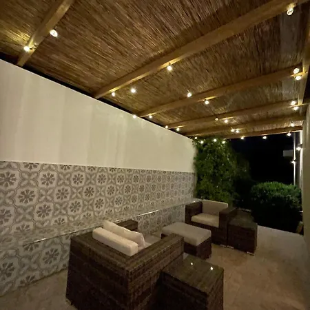 Stunning In With Amazing Views, Pool And Large Gym Villa *