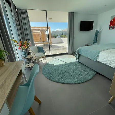 Villa Stunning In With Amazing Views, Pool And Large Gym
