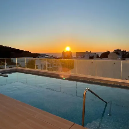 Stunning In With Amazing Views, Pool And Large Gym