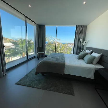 Stunning In With Amazing Views, Pool And Large Gym Benalmádena