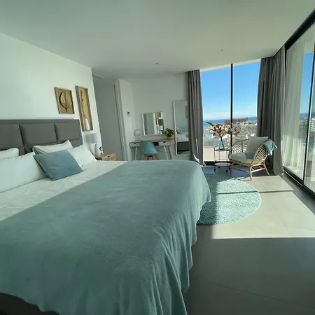 Villa Stunning In With Amazing Views, Pool And Large Gym Benalmádena