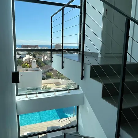 Villa Stunning In With Amazing Views, Pool And Large Gym *