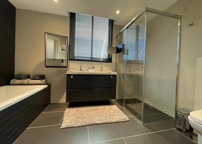 Stunning In With Amazing Views, Pool And Large Gym Villa *
