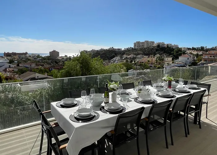 Villa Stunning In With Amazing Views, Pool And Large Gym *